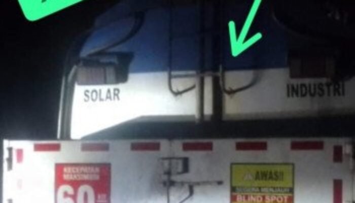 Tertangkap Kamera Wartawan, Ada Aktivitas Bongkar Muat Solar Diduga Ilegal Milik Tani dan Oknum APH di Pantai Tanjung Ular Mentok