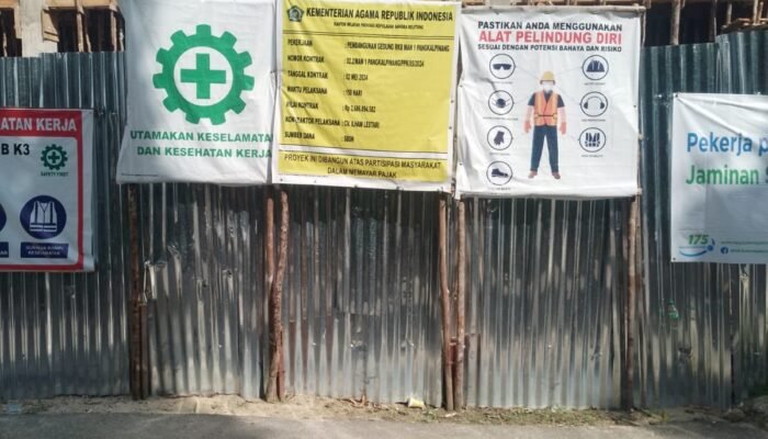 Proyek Pembangunan RKB MAN Tanpa Di Lengkapi Atribut Keselamatan Kerja
